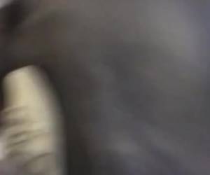 Stiekem gefilmd tijdens het anaal vingeren van een sexy homo kontje op het toilet. Twee vingers anaal. Amateur , Stiekem gefilmd tijdens het anaal vingeren