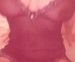 Daar droom toch elke man van!Katja met haar grote memmen