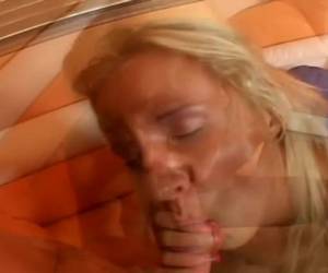 Jaa zuig aan mijn slappe lul tot hij hard en stijf is, trek er aan en lik tot ik spuitend in je gezicht klaar kom.Jaa zuig aan mijn slappe lul tot hij stijf is