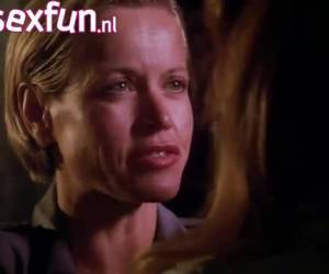 Een film met een enorme sensuele spanning. Lesbische sm met brigitte Nielson.Lesbische sm met Brigitte Nielson