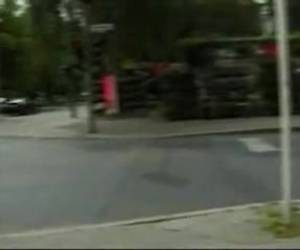 Bij de vuilniswagen of midden op de straat het maakt deze twee niet uit zolang er maar geneukt wordt.Buiten seks
