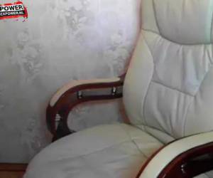 Dit geile sletje vingert haar natte kut voor de webcam, het wind haar op mastuberen voor de webcam.
