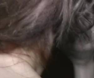 De geile babe met haar prachtige kleine tietjes pijpt een lul door een gloryhole terwijl ze door een ander anaal geneukt word. Ook haar geile kutje word gen...